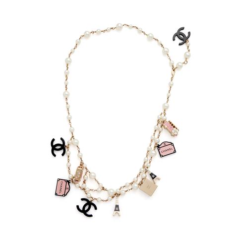 paris souvenirs charm necklace chanel|Chanel 2006 Pearl Paris Souvenir Charm Necklace .